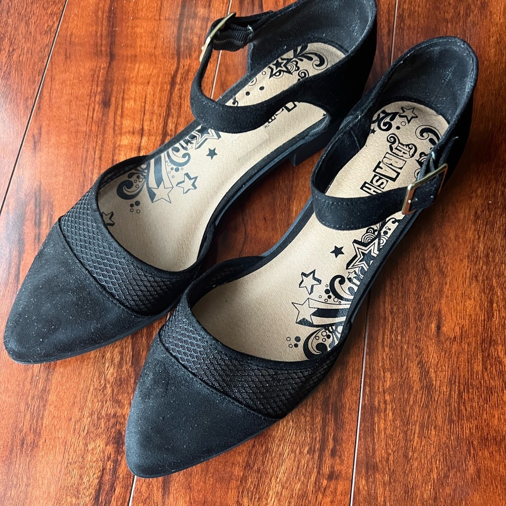 Stylish Black Women's Flats
